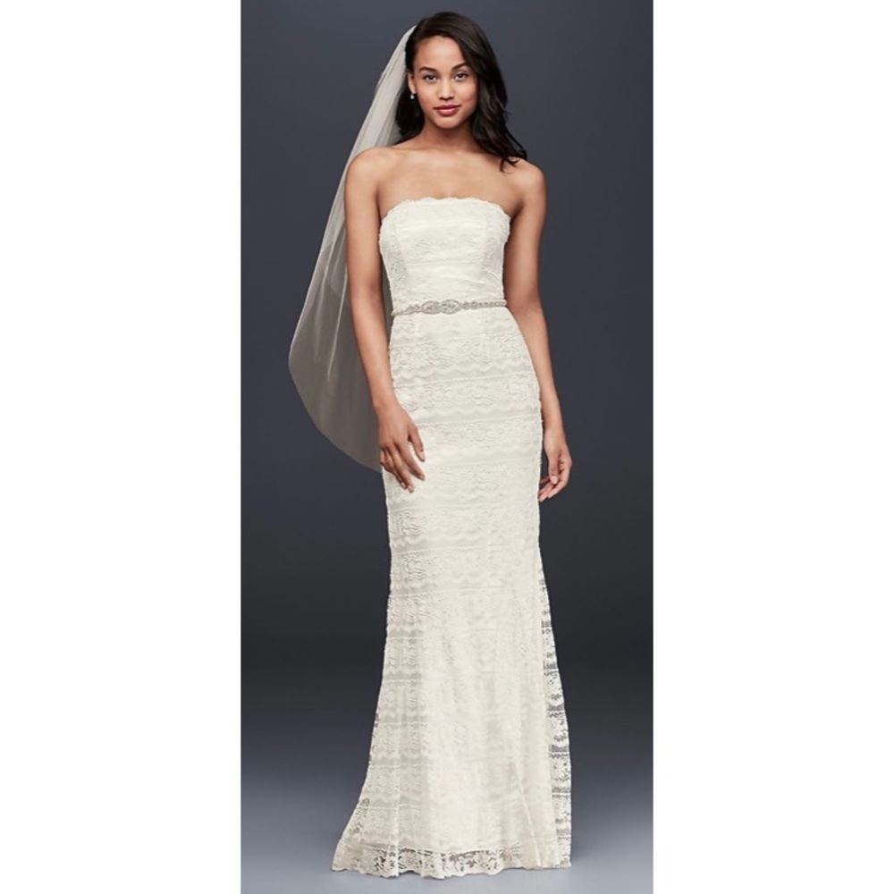 *Ivory Lace Sheath Wedding Dress with Godet…